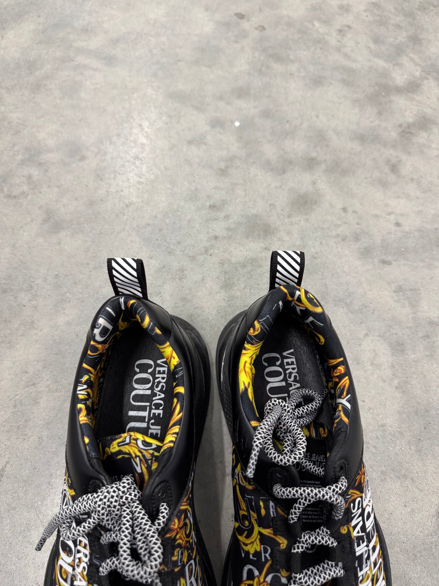 VERSACE JEANS LEVION SNEAKER “ Baroque print - Black Gold “