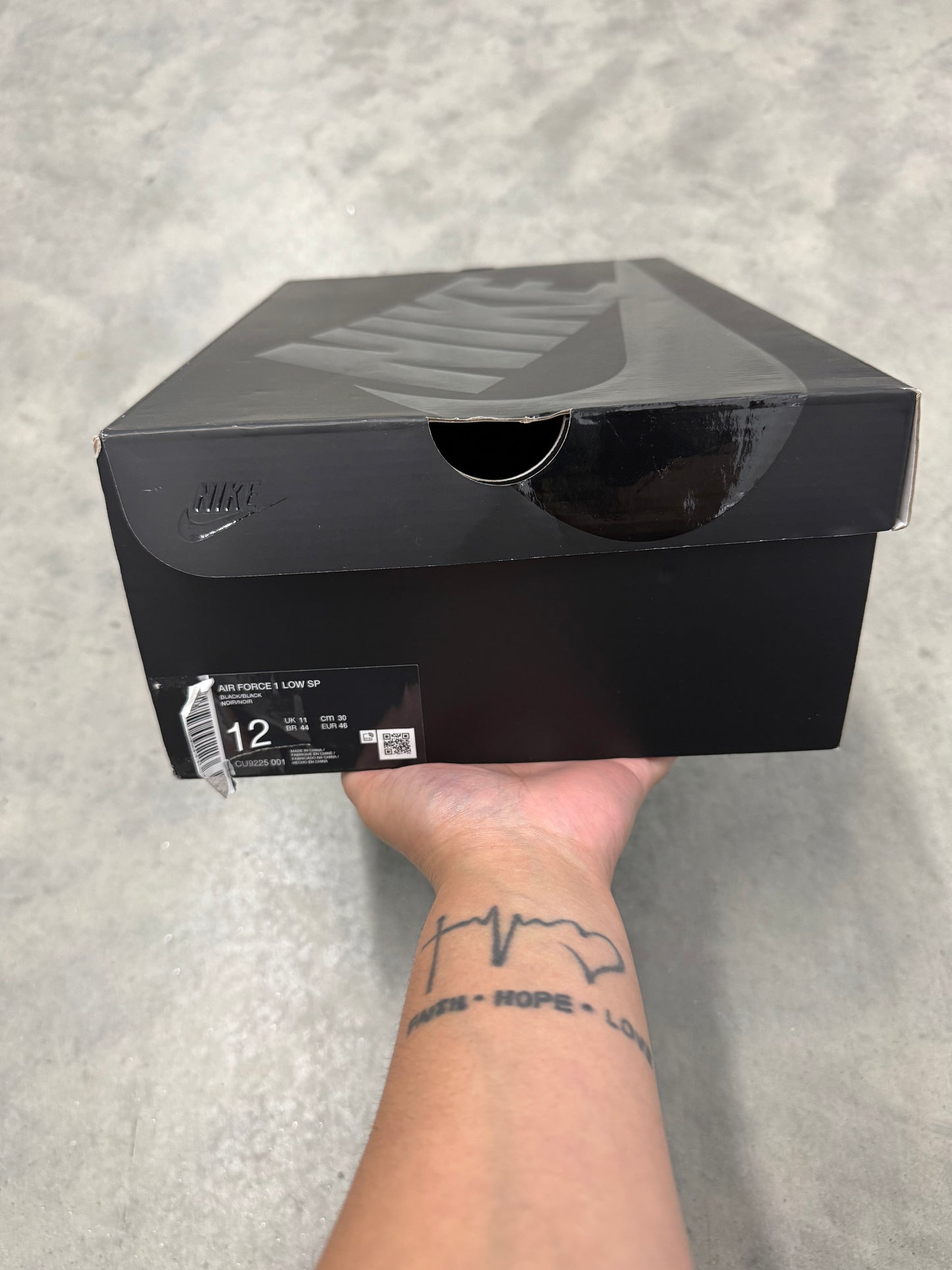 AIR FORCE SUPREME LOW “ Box-Logo Black “