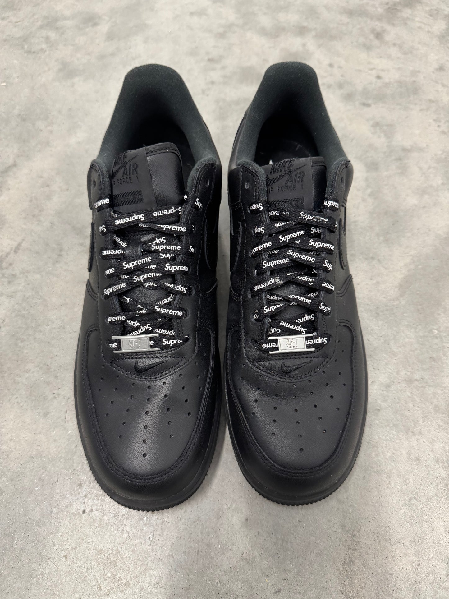 AIR FORCE SUPREME LOW “ Box-Logo Black “