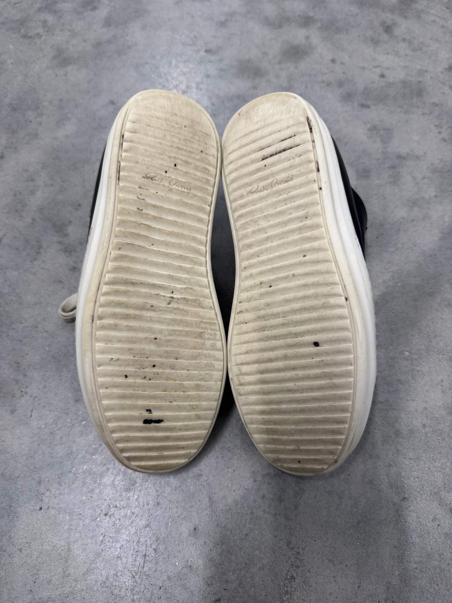 RICK OWENS LUXOR LOW “ Black Milk “