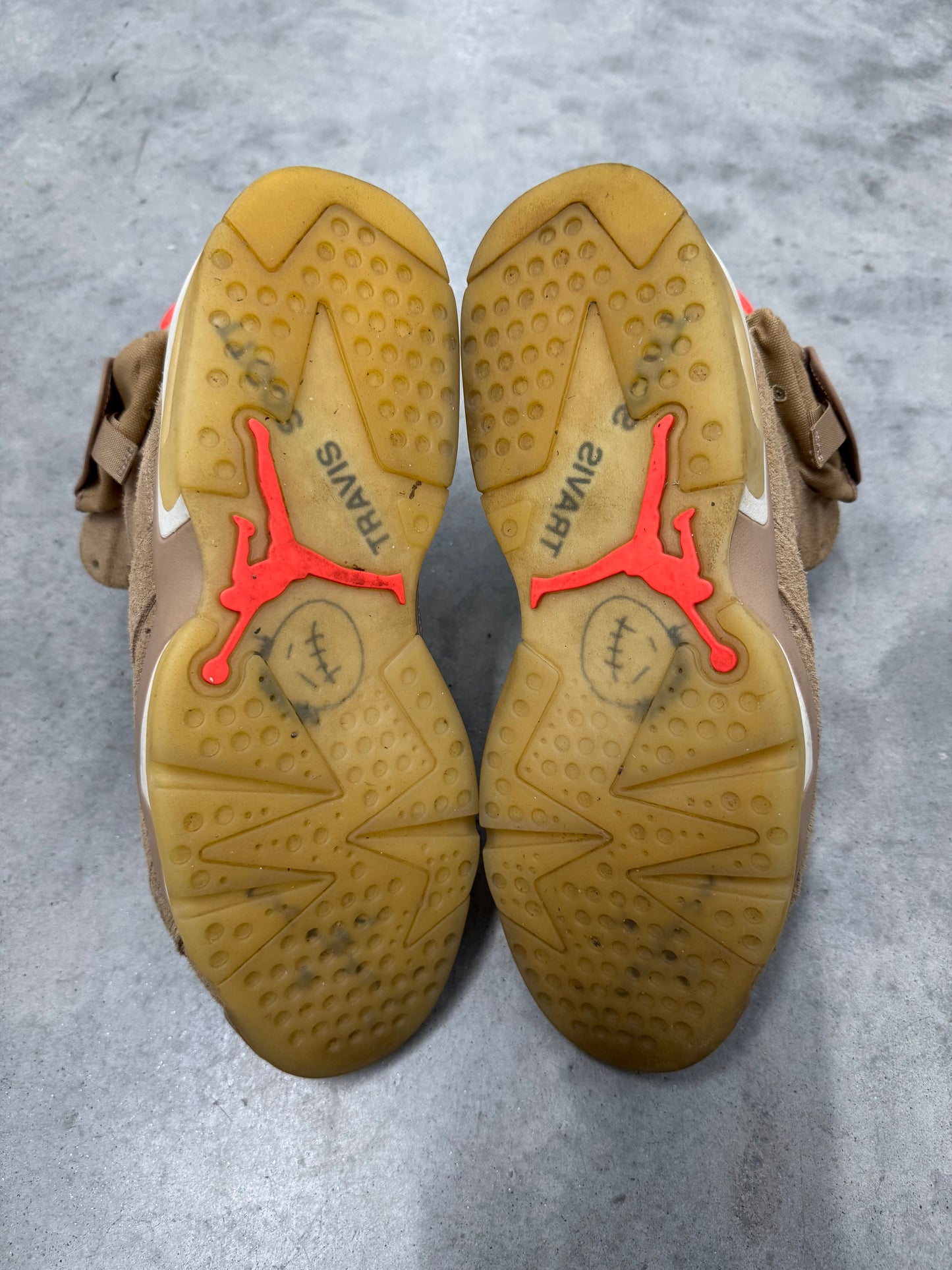 TRAVIS SCOTT JORDAN 6 “ British Khaki “