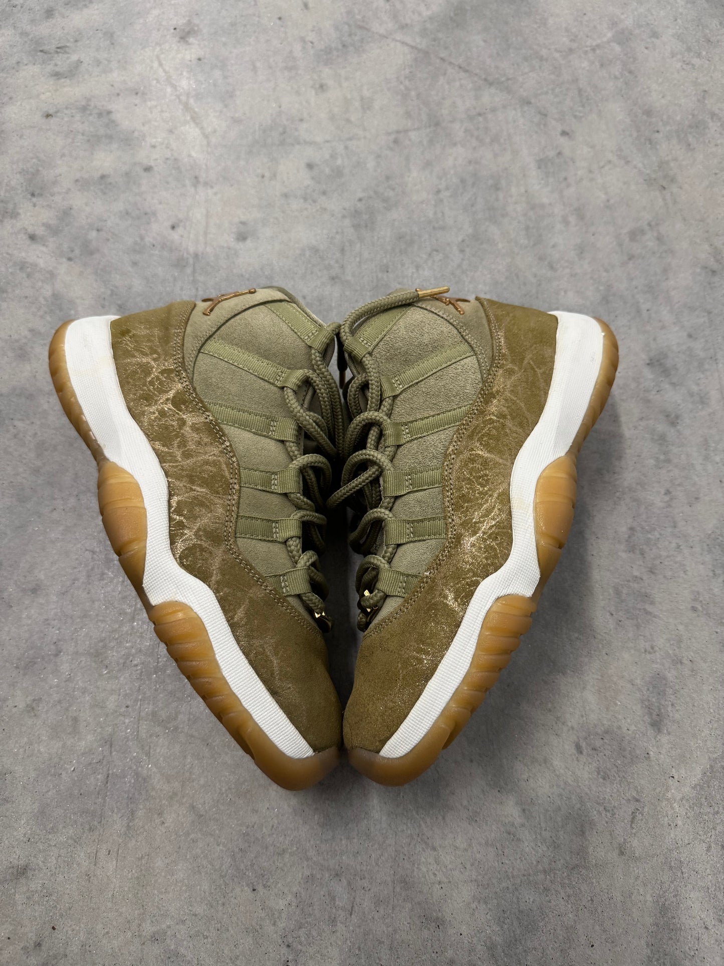 WMNS JORDAN 11 “ Olive Lux “