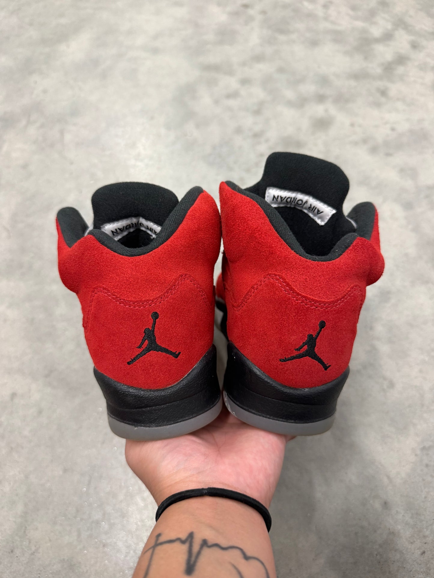 JORDAN 5 “ Raging Bull “
