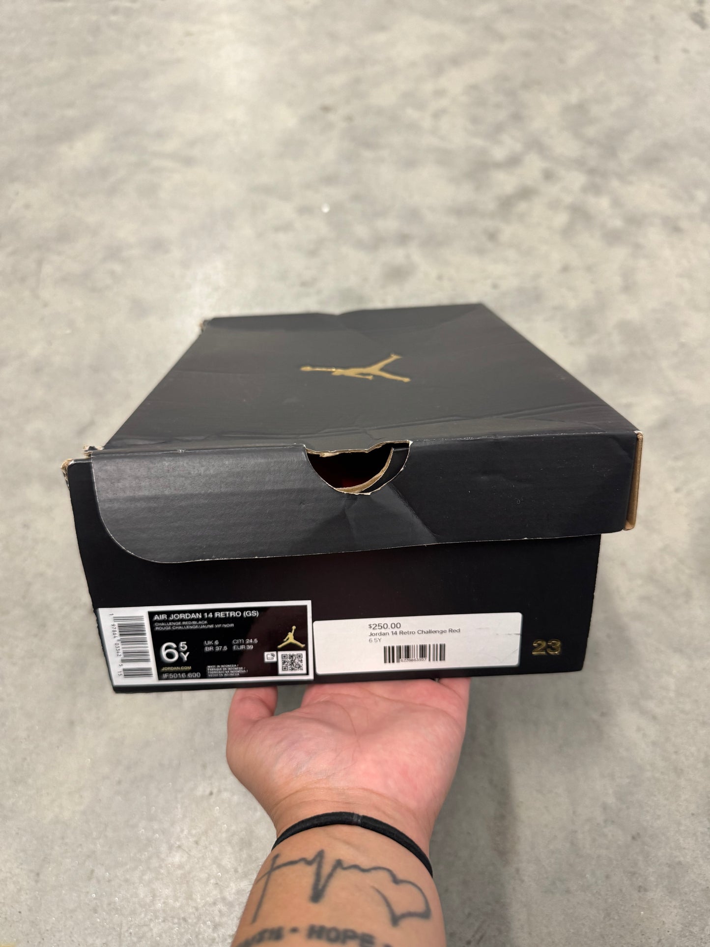 JORDAN 14 “ Ferrari “