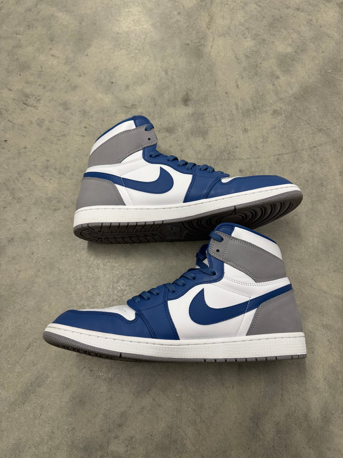 JORDAN 1 “ True Blue “