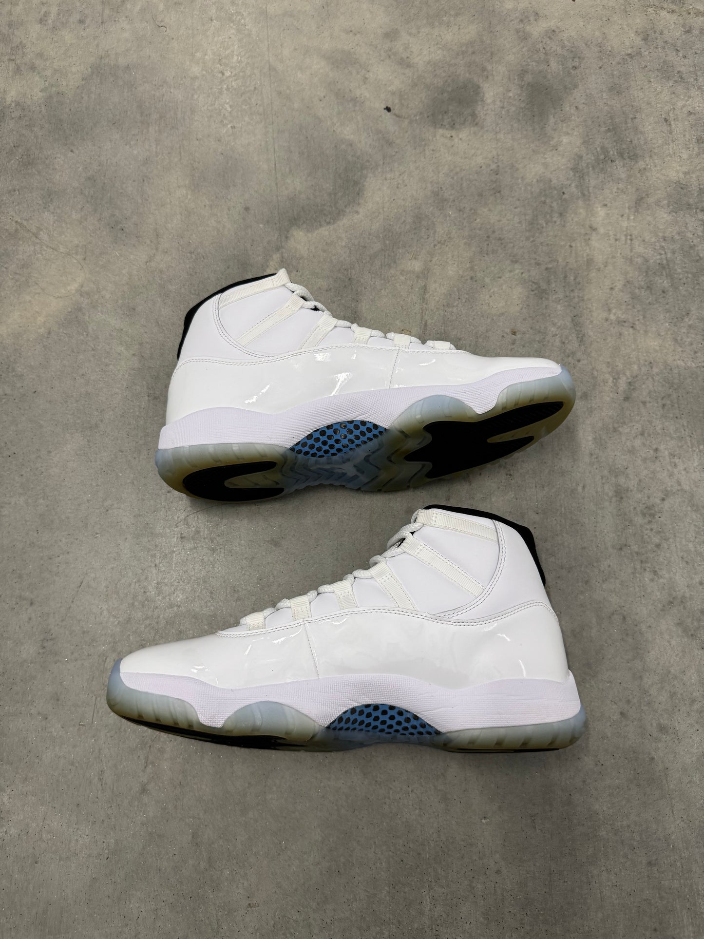 JORDAN 11 “ Legend Blue “
