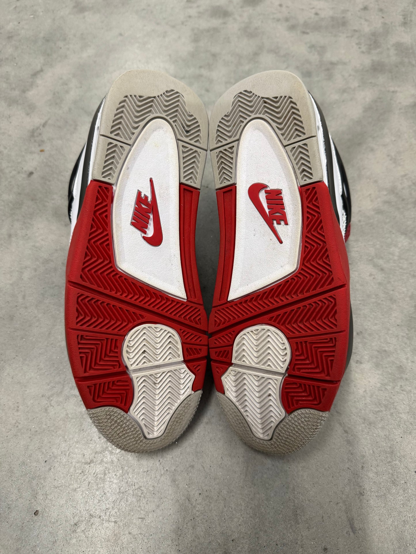 JORDAN 4 “ Fire Red “