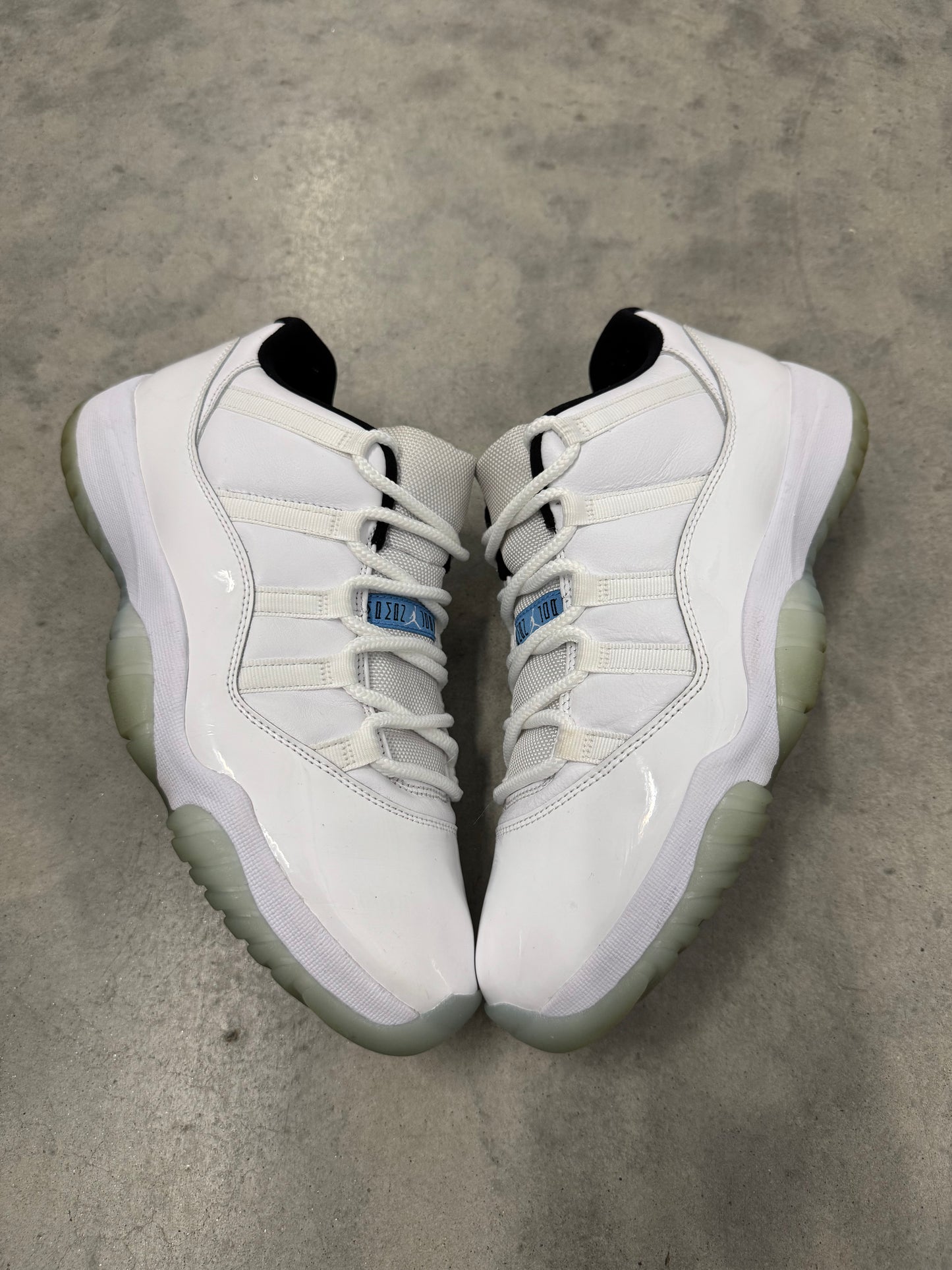 JORDAN 11 LOW “ Legend Blue “