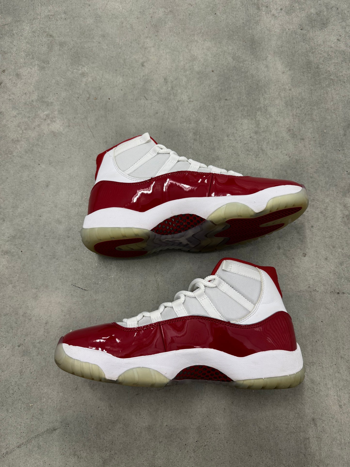 JORDAN 11 “ Cherry “