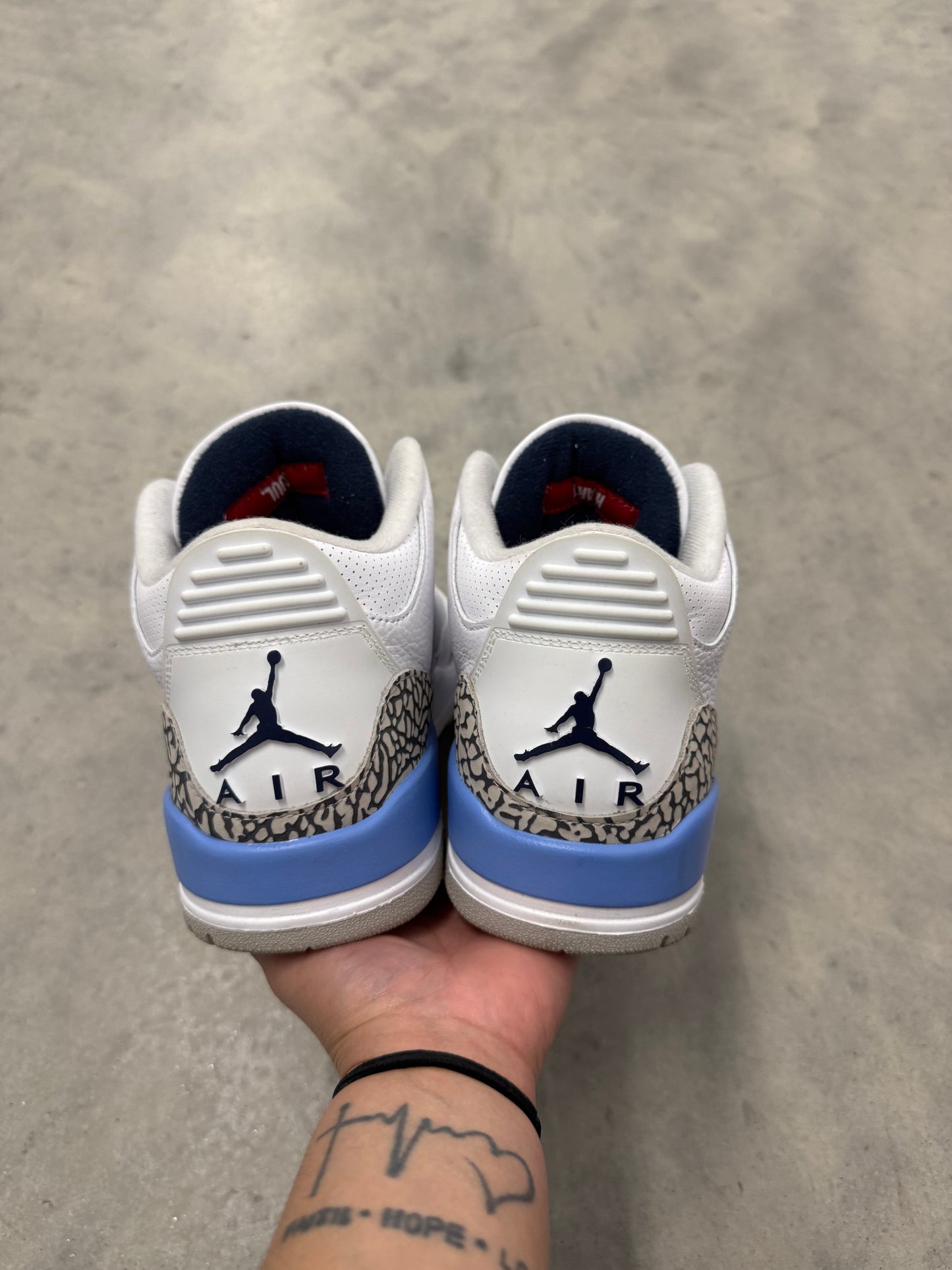 JORDAN 3 “ UNC “
