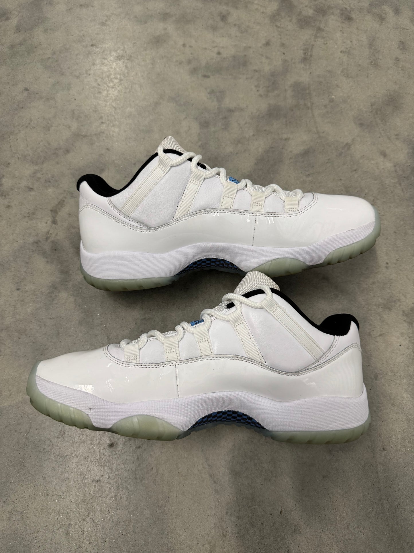 JORDAN 11 LOW “ Legend Blue “