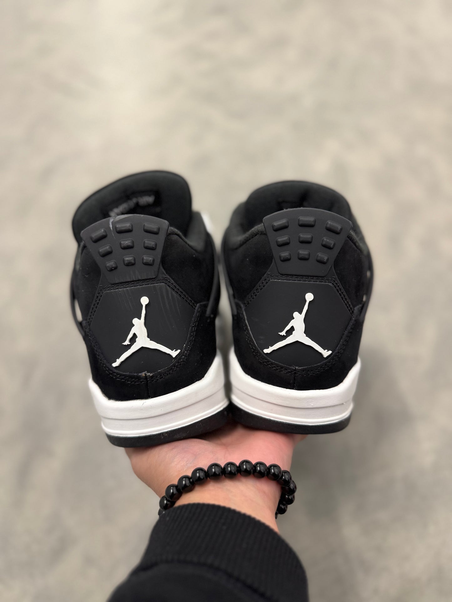JORDAN 4 “ White Thunder “
