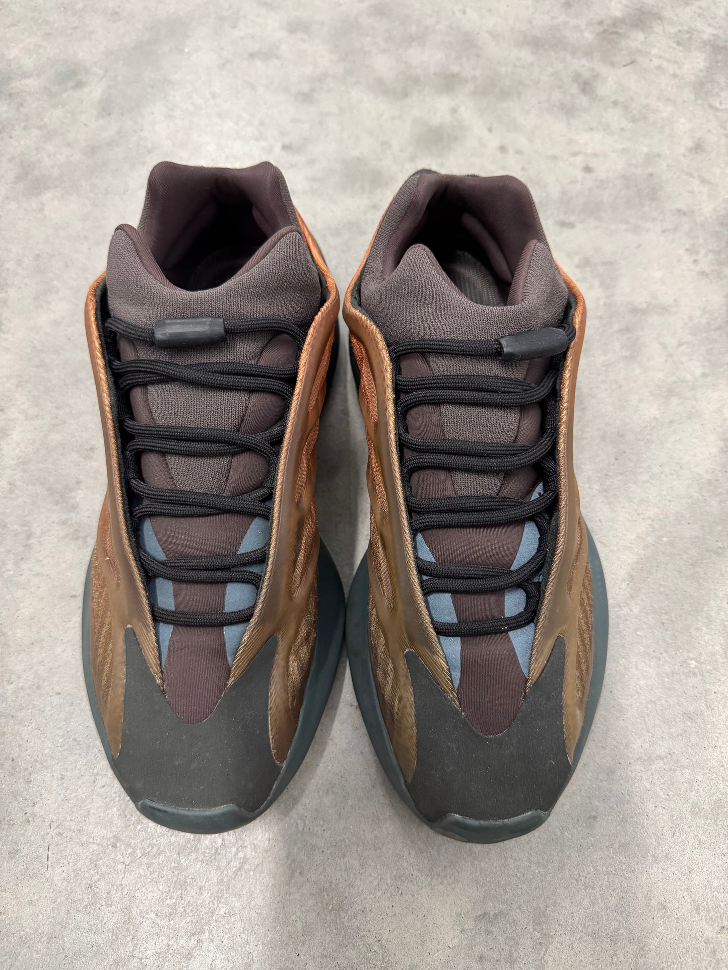 YEEZY 700 V3 “ Copper Fade “