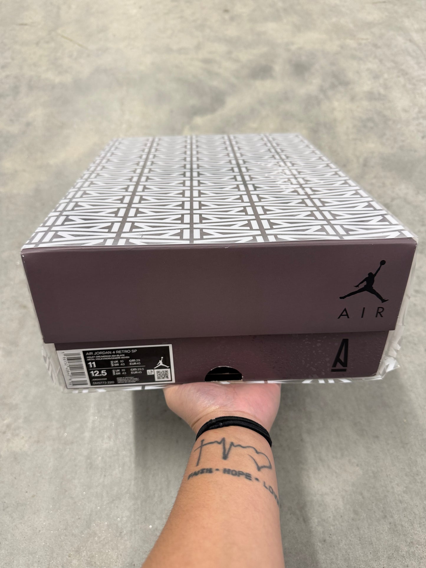 JORDAN 4 A MA MANIÉRE “ Violet Ore “