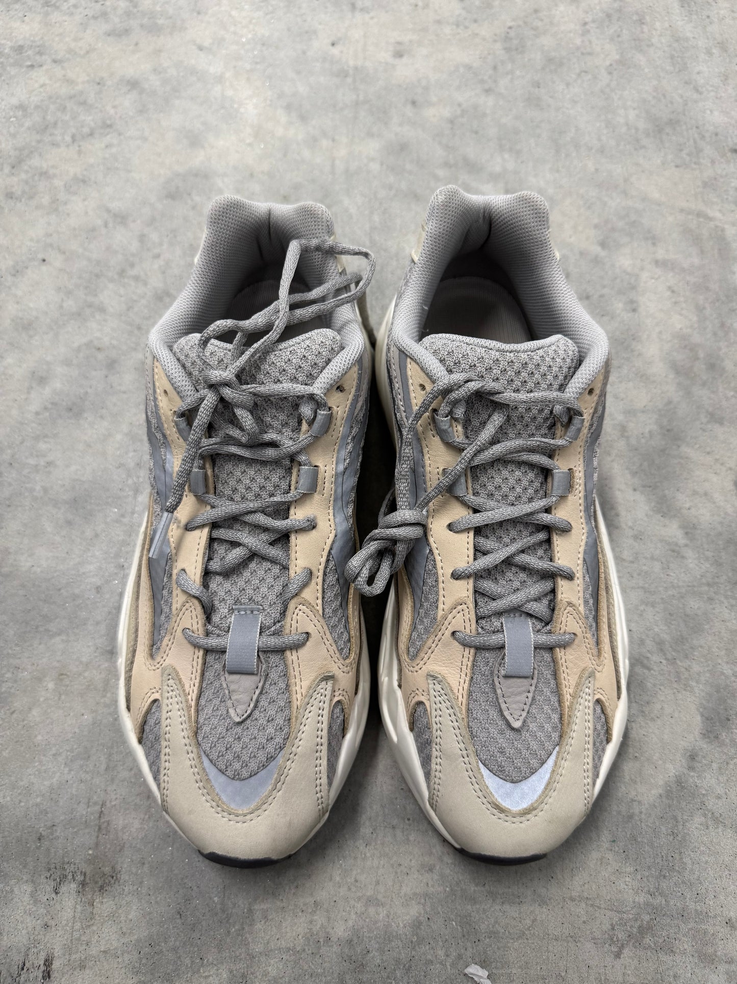 YEEZY 700 V2 “ Cream “