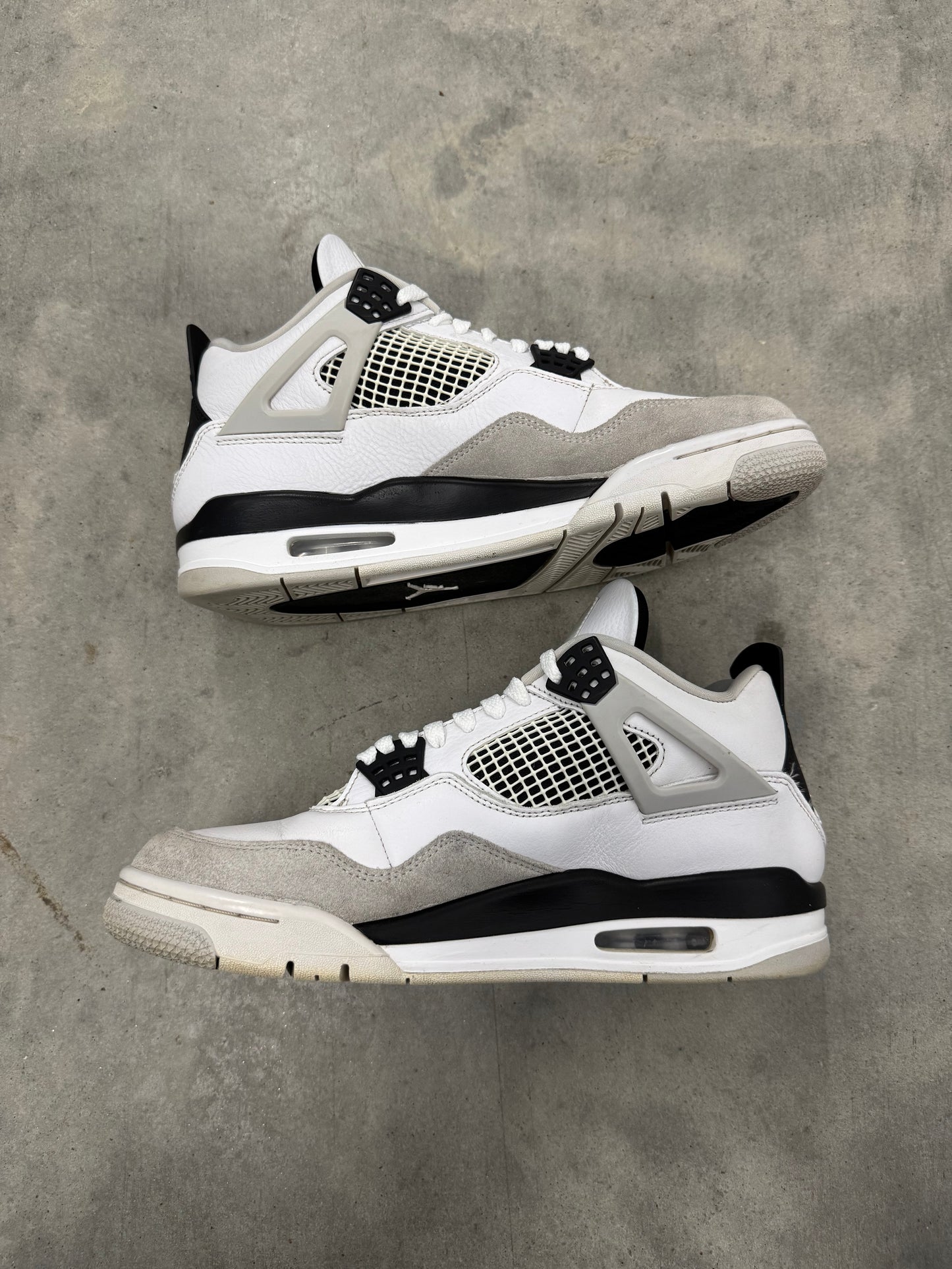 JORDAN 4 “ Military Black “