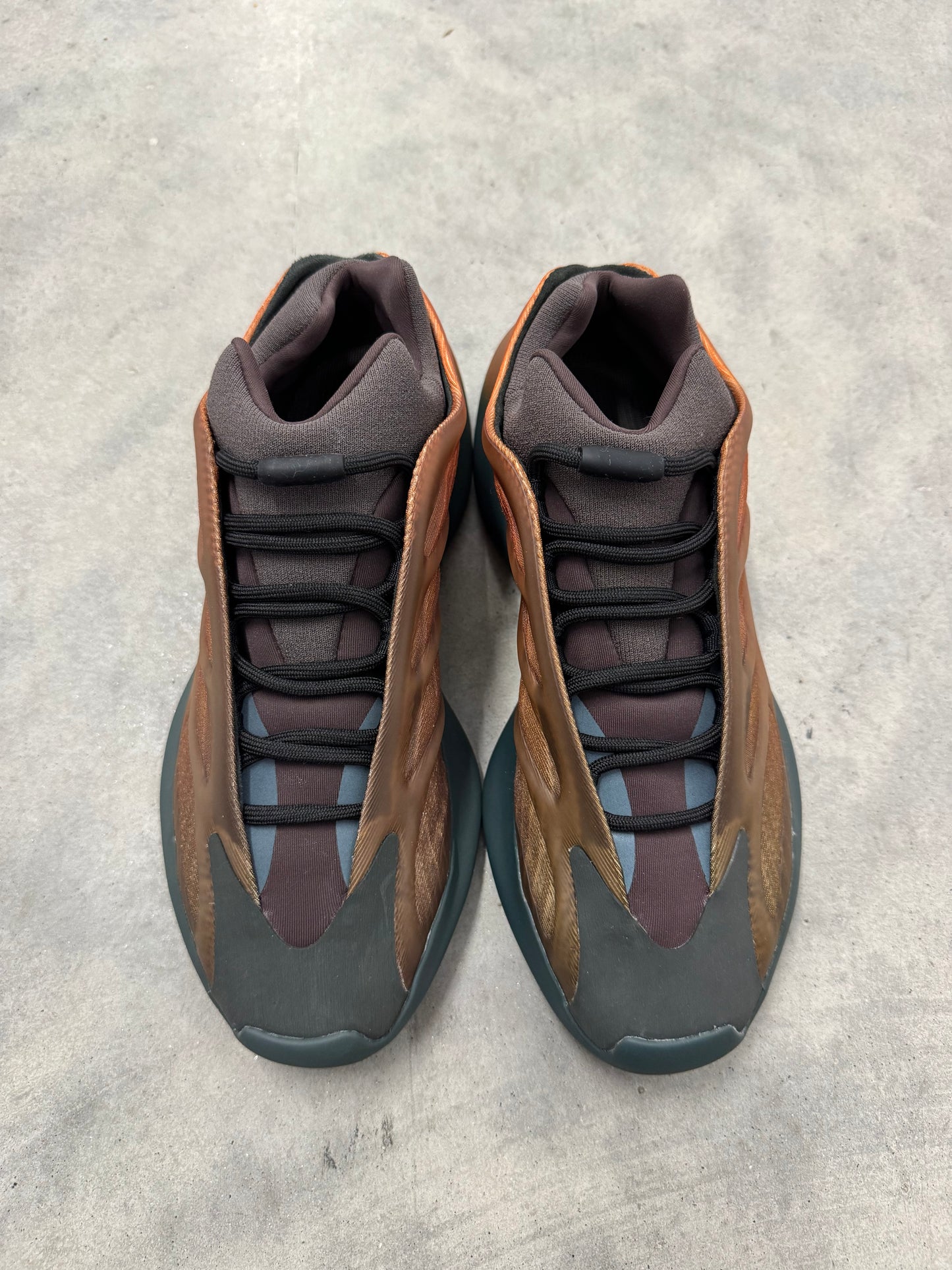 YEEZY 700 V3 “ Copper Fade “