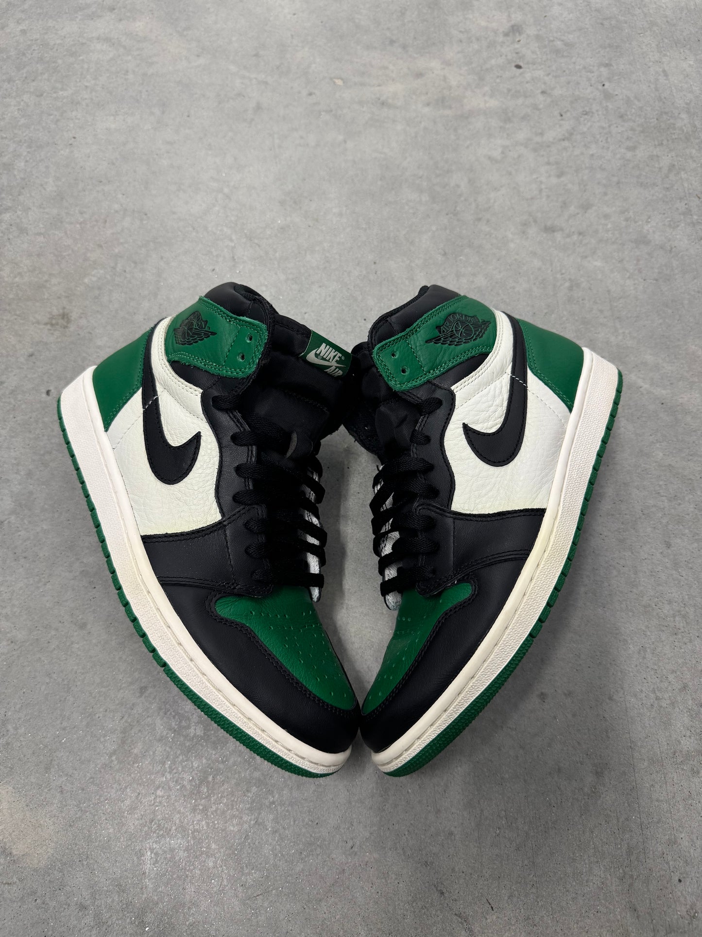 JORDAN 1 “ Pine Green “ ( 2018 )