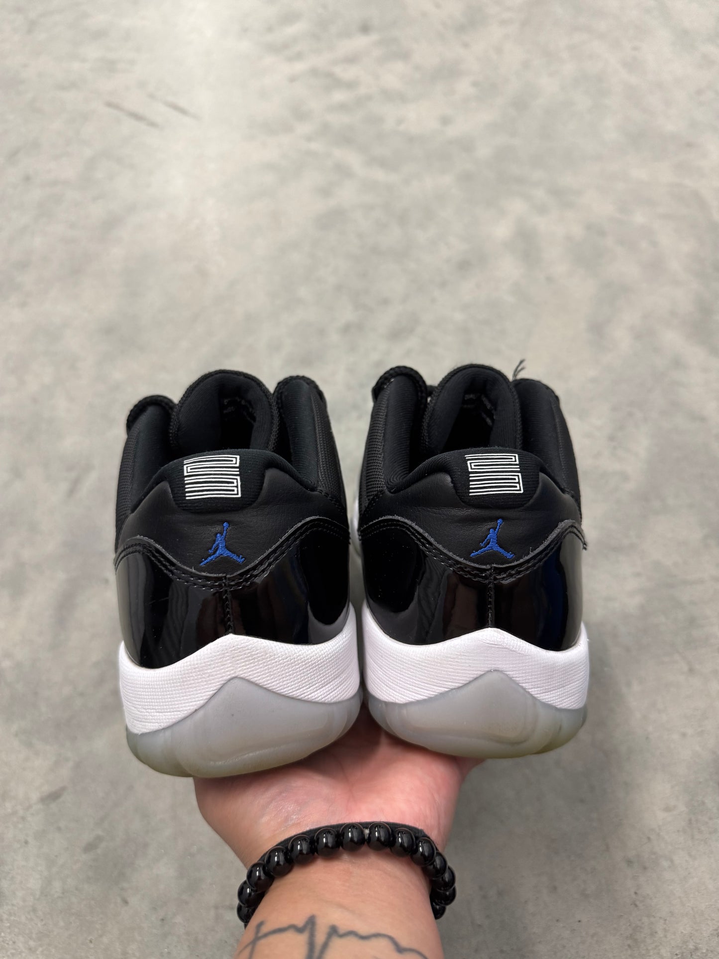 JORDAN 11 LOW “ Space Jam “