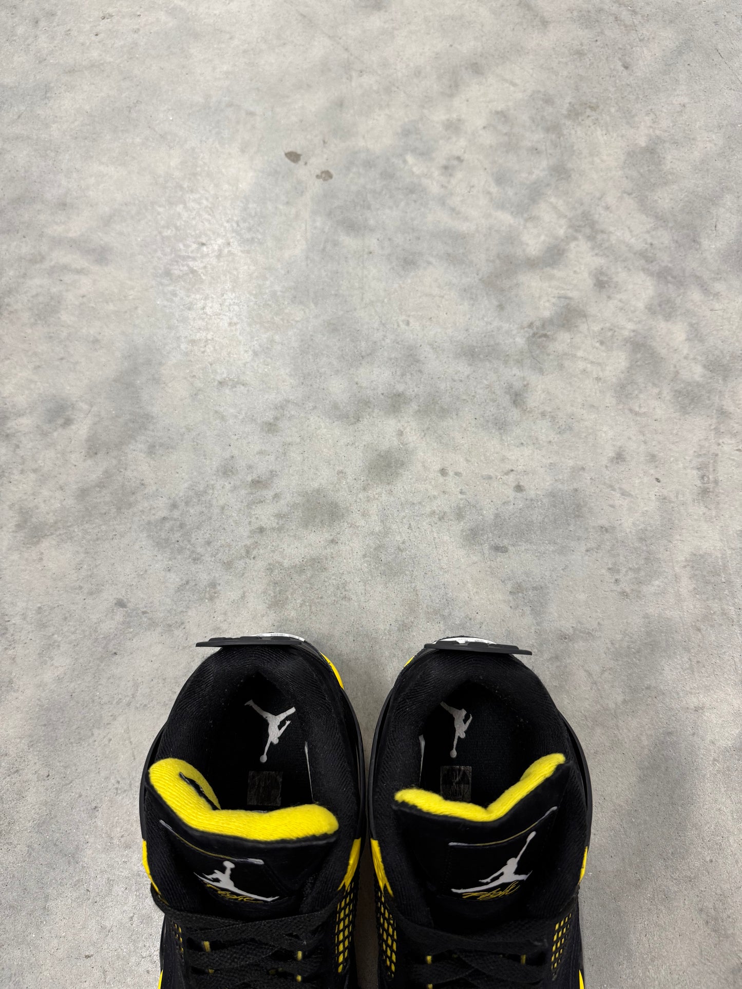 JORDAN 4 “ Thunder “
