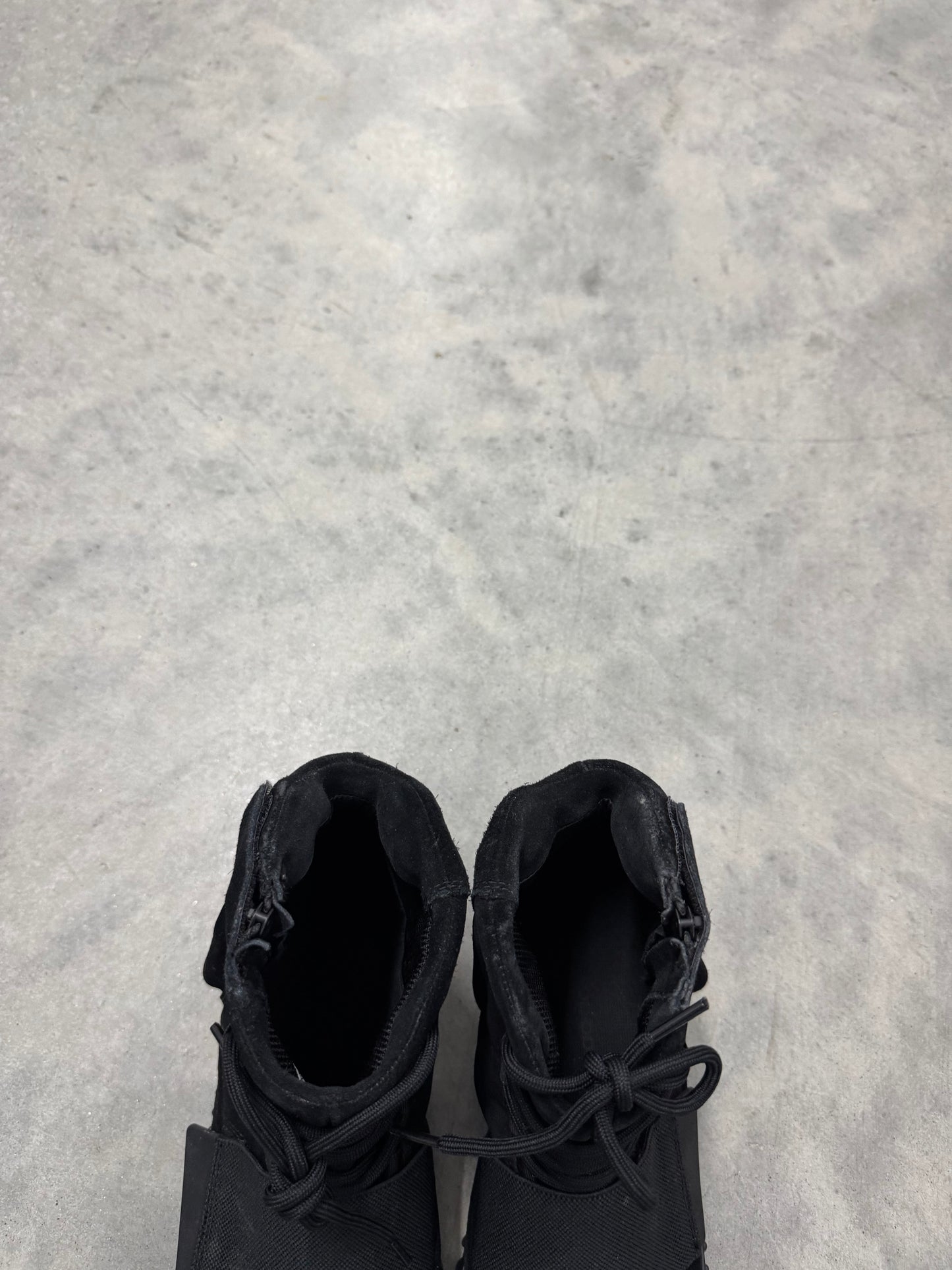 YEEZY 750 “ Triple Black “