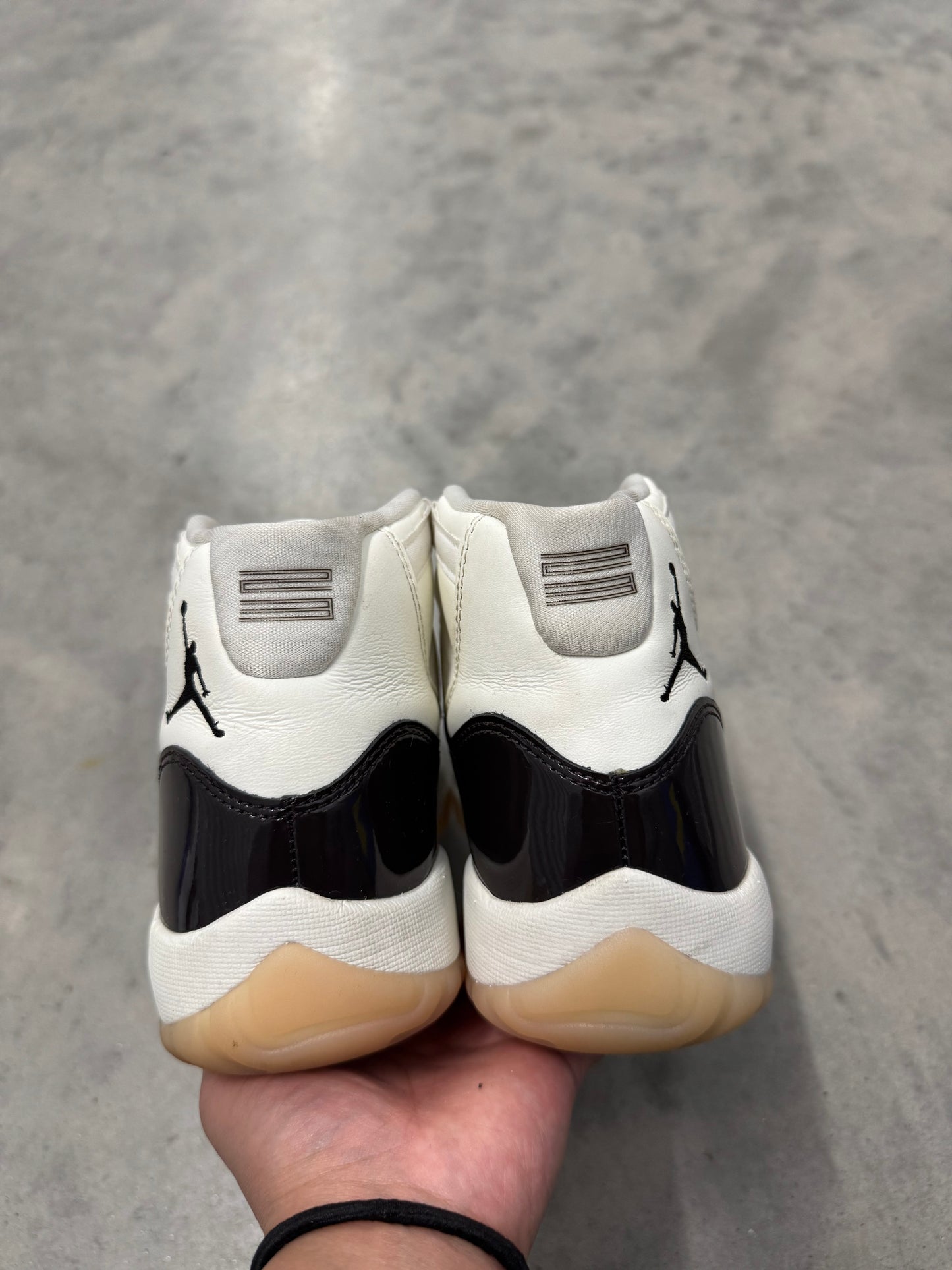 JORDAN 11 “ Neapolitan “