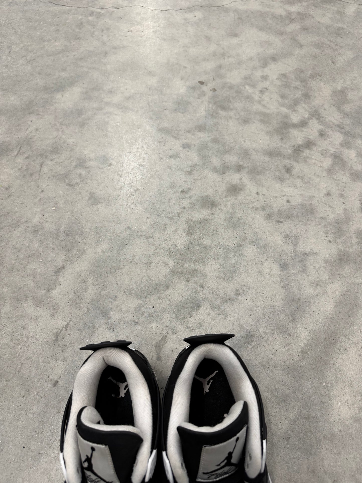 JORDAN 4 “ Fear “