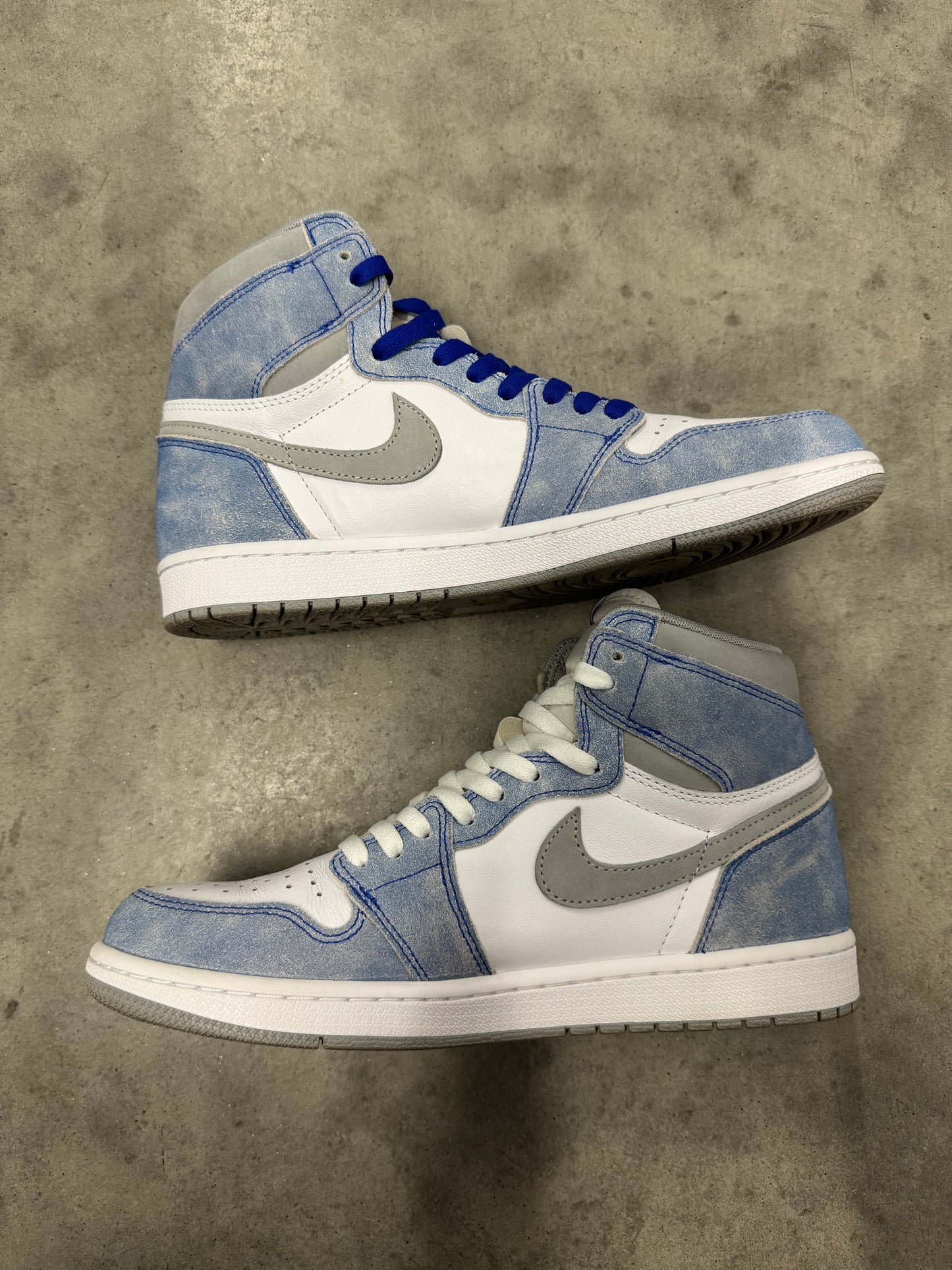 JORDAN 1 “ Hyper Royal “