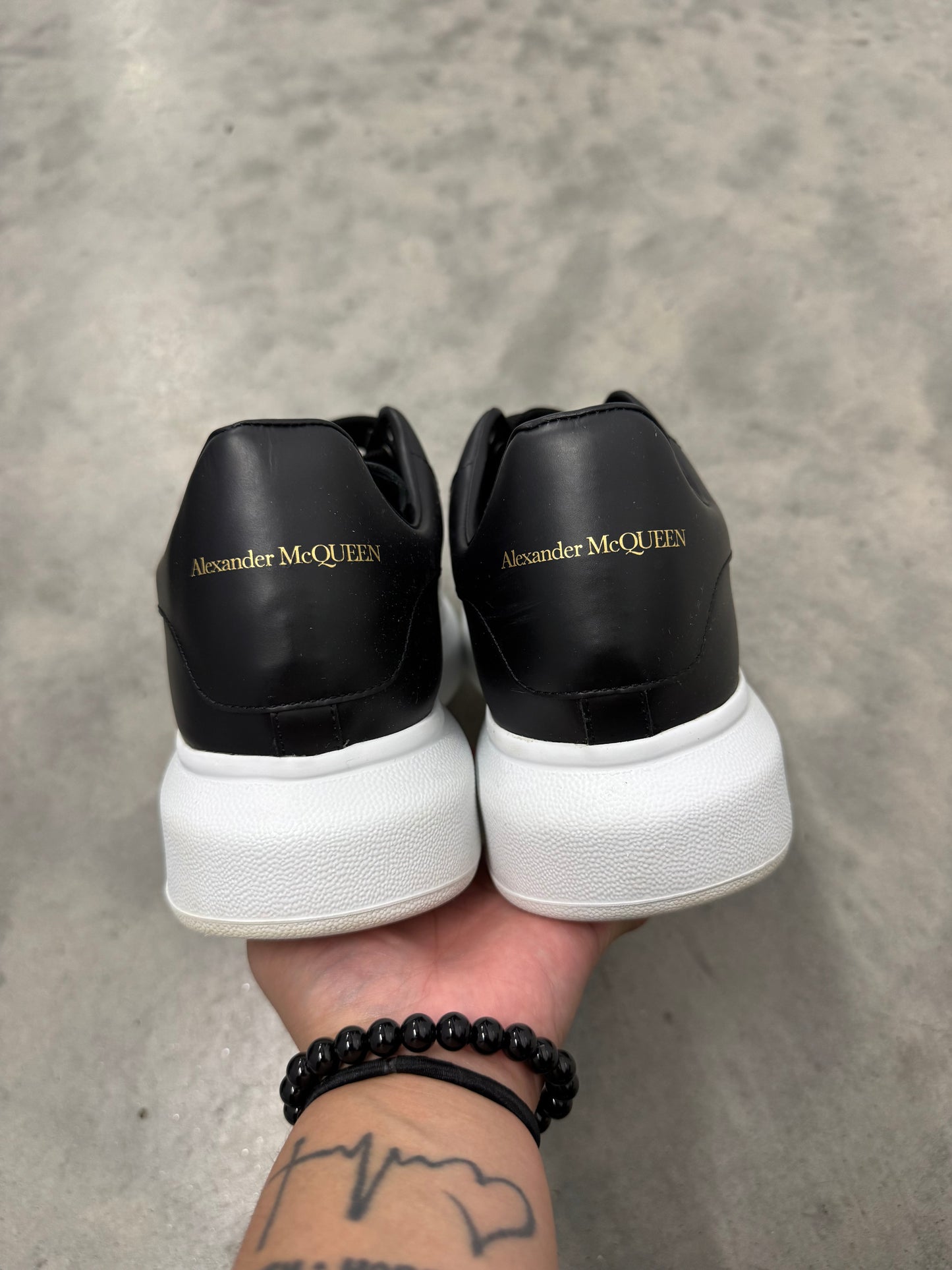 ALEXANDER MCQUEEN OVERSIZED SNEAKER “ Black “