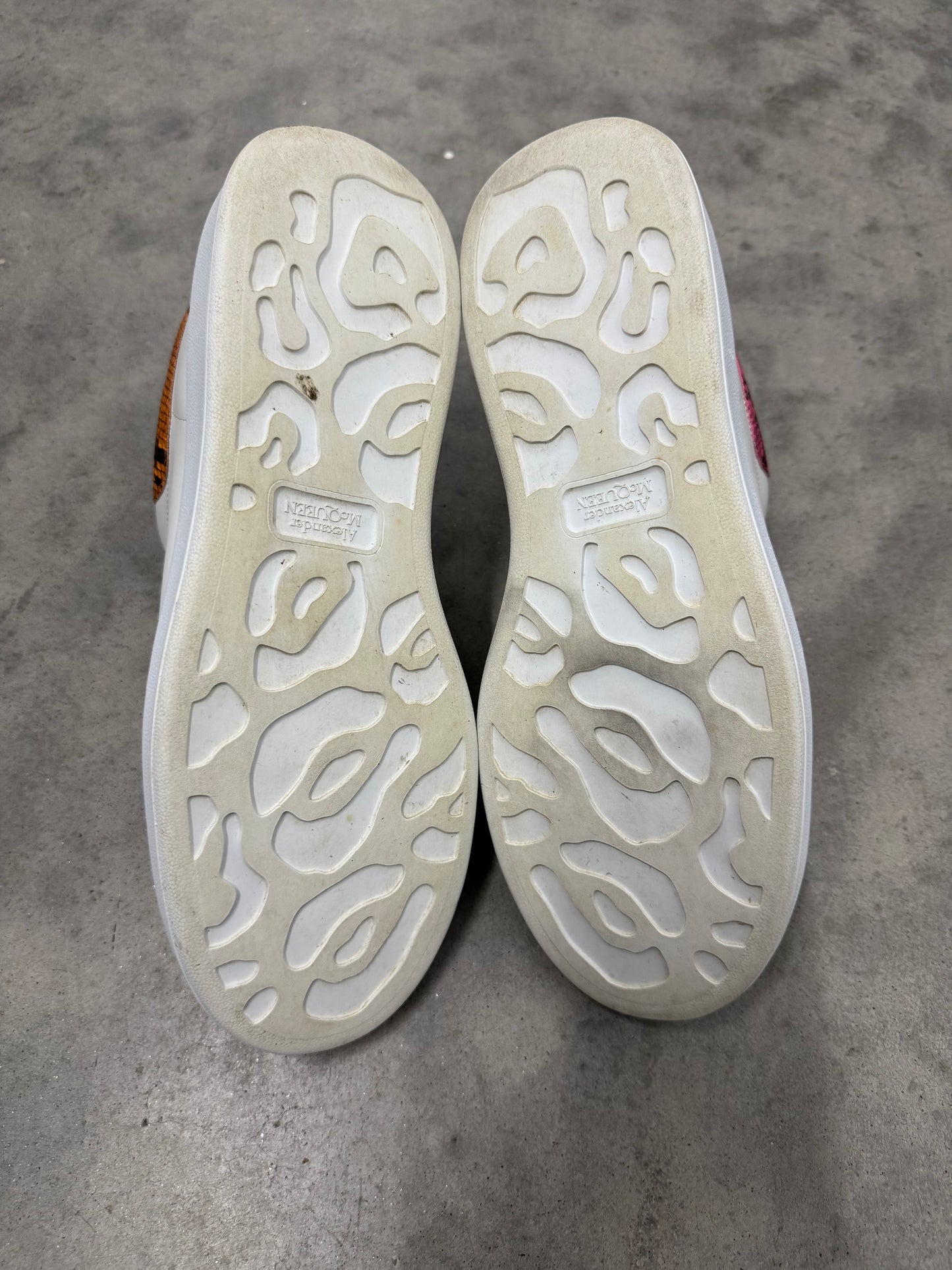 ALEXANDER MCQUEEN OVERSIZED SNEAKER “ White Multi Snake Print “