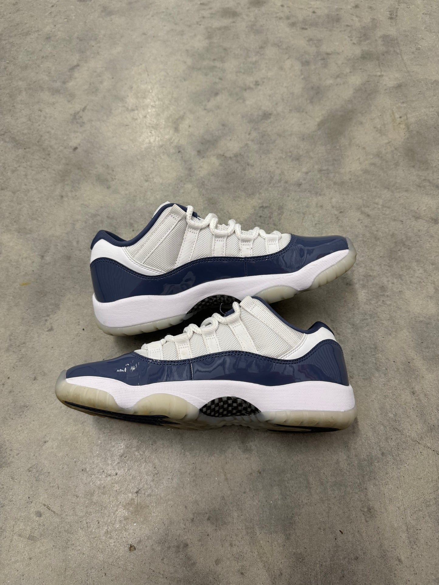 JORDAN 11 LOW “ Diffused Blue “