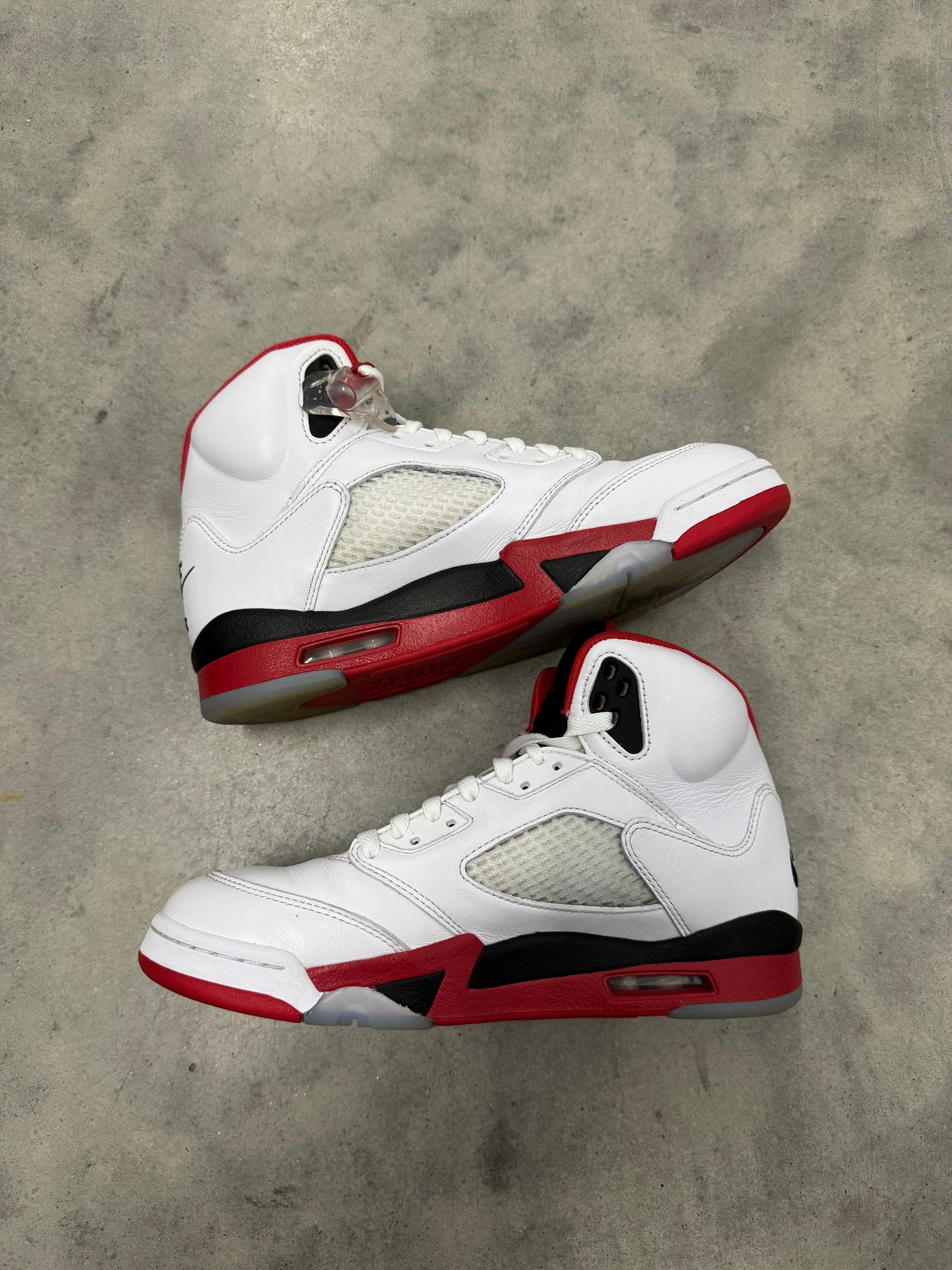 JORDAN 5 “ Fire Red “
