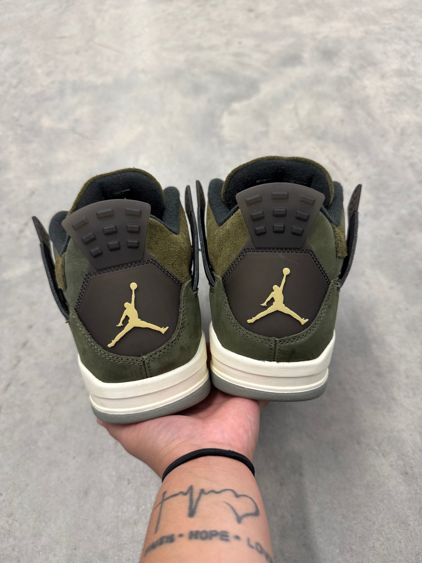 JORDAN 4 SE CRAFT “ Olive “