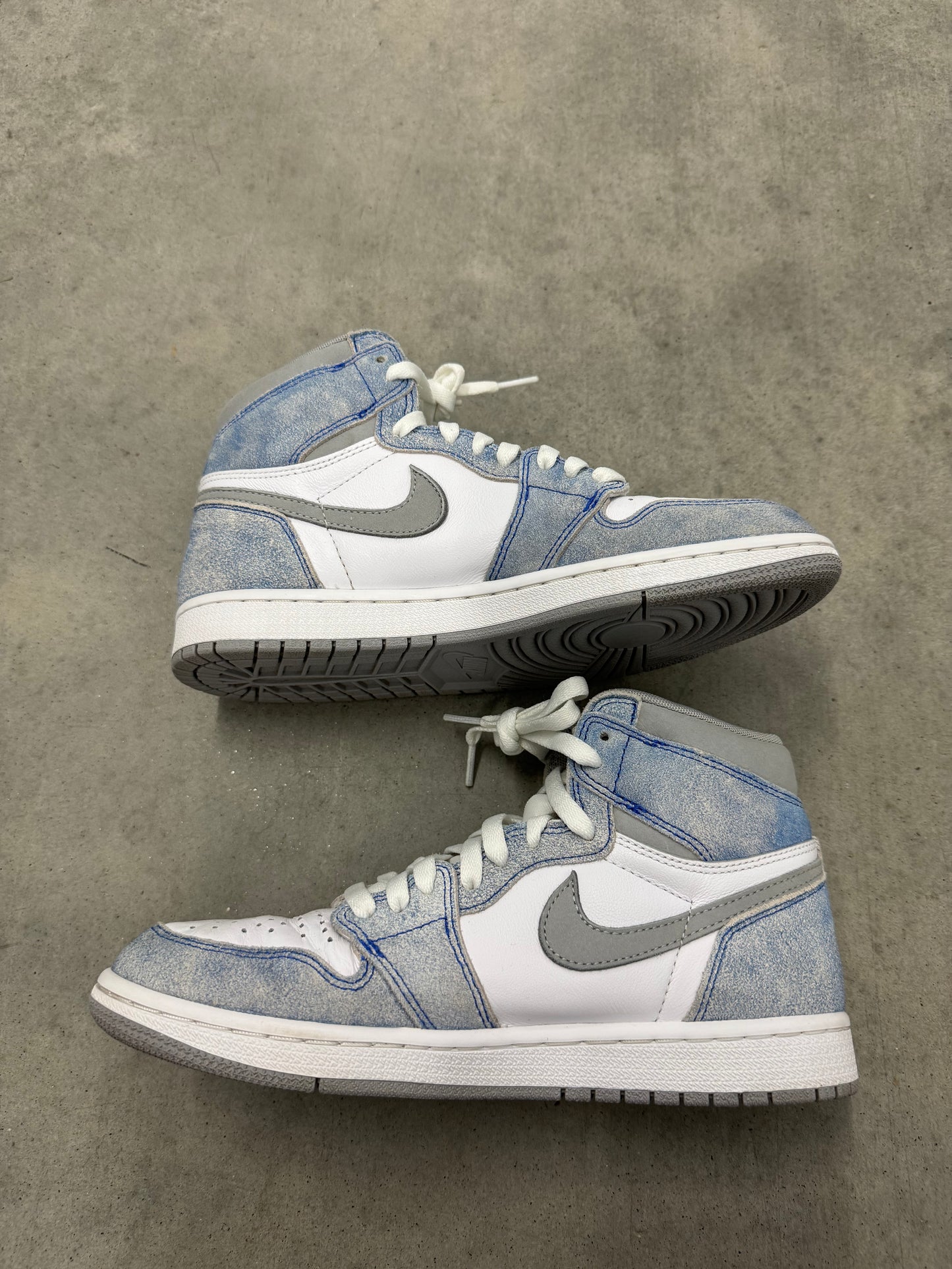 JORDAN 1 “ Hyper Royal “