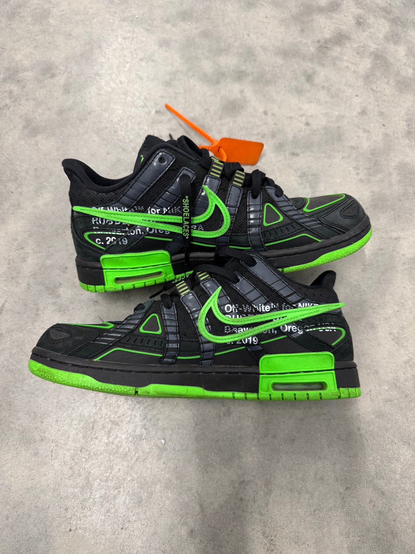 OFF-WHITE NIKE AIR RUBBER DUNK LOW “ Green Strike “