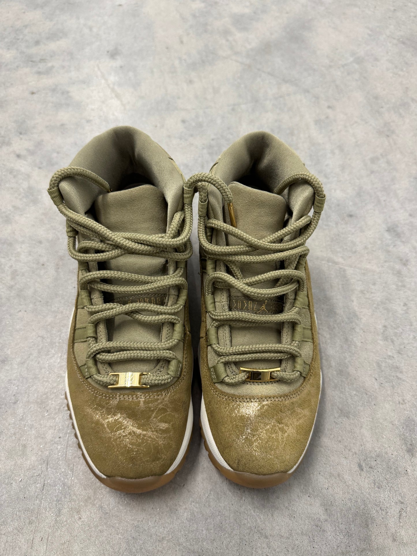 WMNS JORDAN 11 “ Olive Lux “