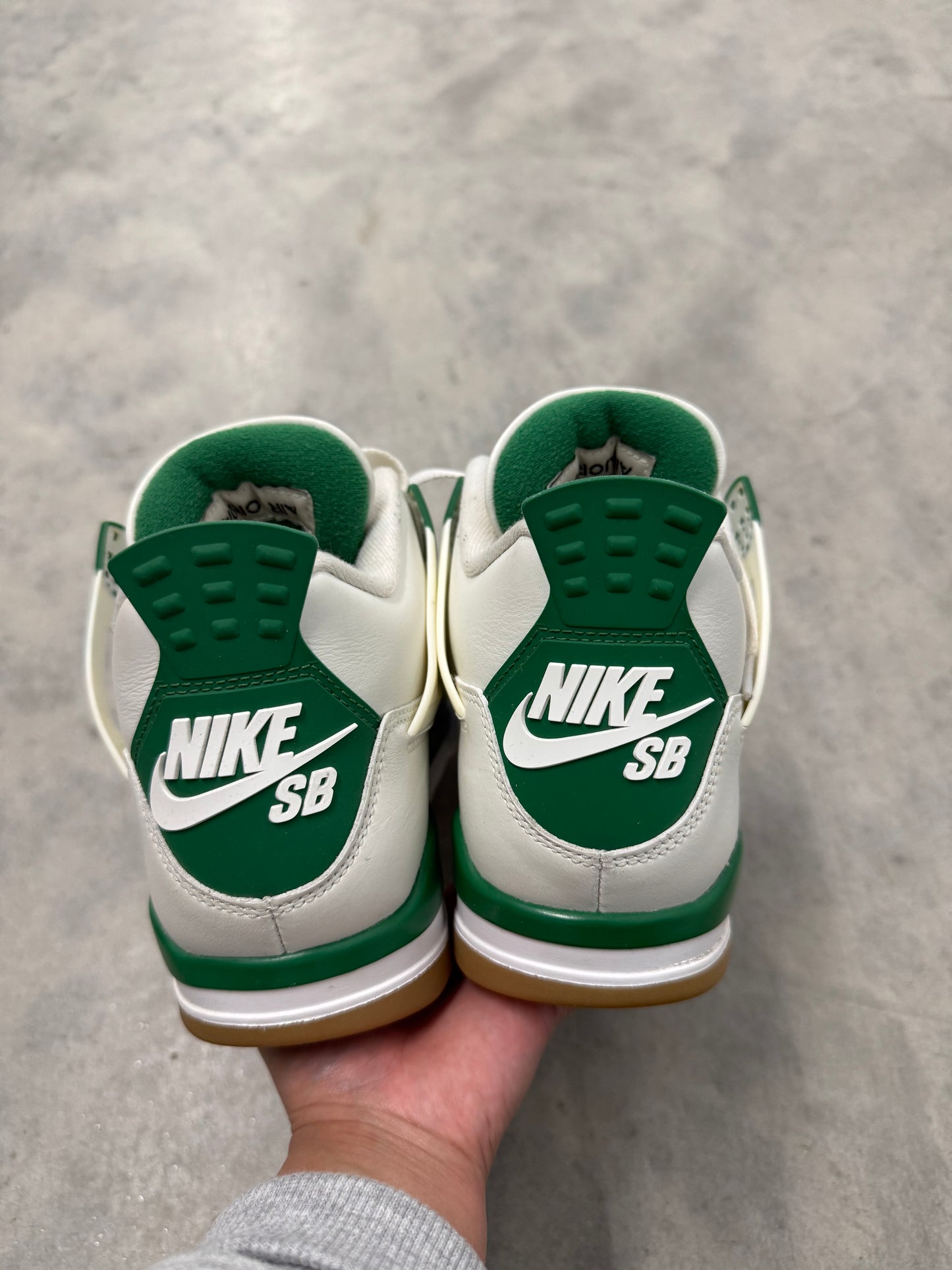 NIKE SB JORDAN 4 “ Pine Green “