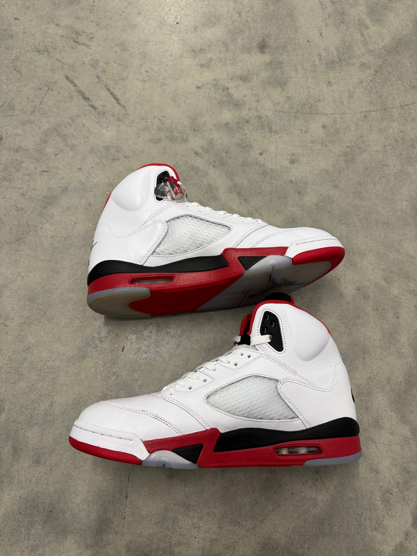 JORDAN 5 “ Fire Red “