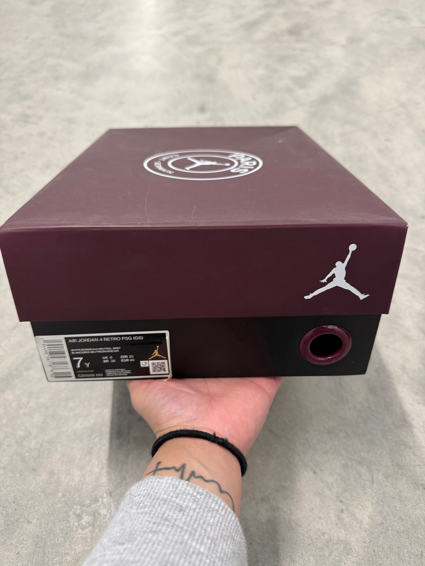 PARIS SAINT-GERMAIN JORDAN 4 “ Bordeaux “