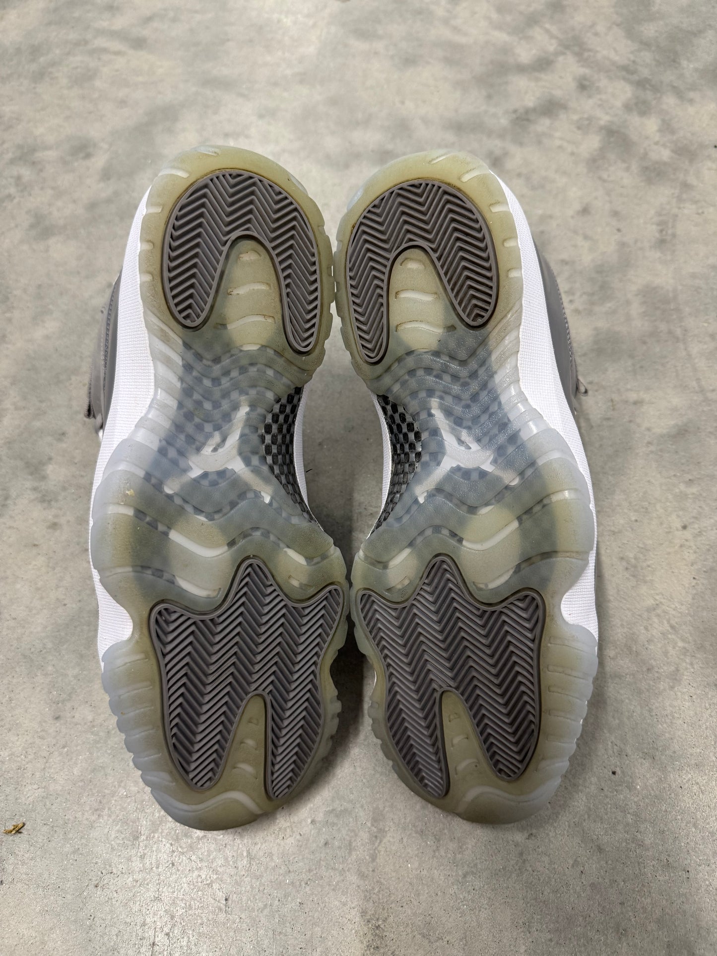 JORDAN 11 “ Cool Grey “
