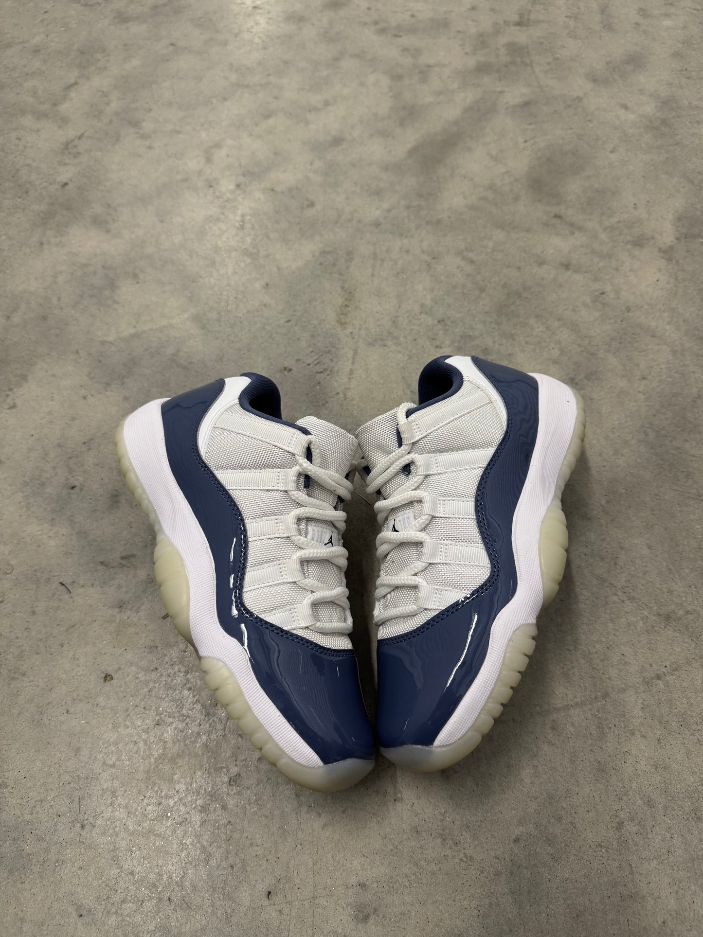 JORDAN 11 LOW “ Diffused Blue “