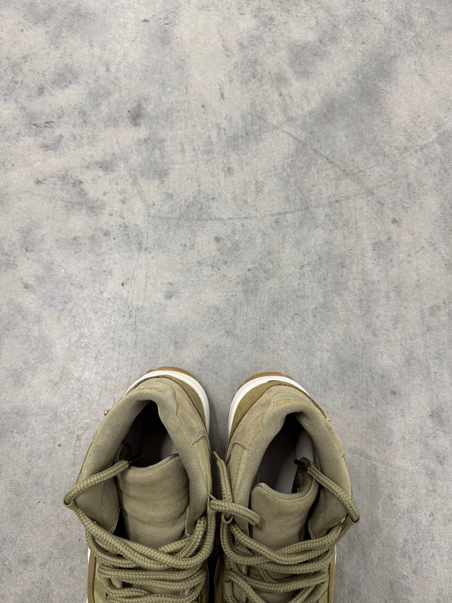 WMNS JORDAN 11 “ Olive Lux “