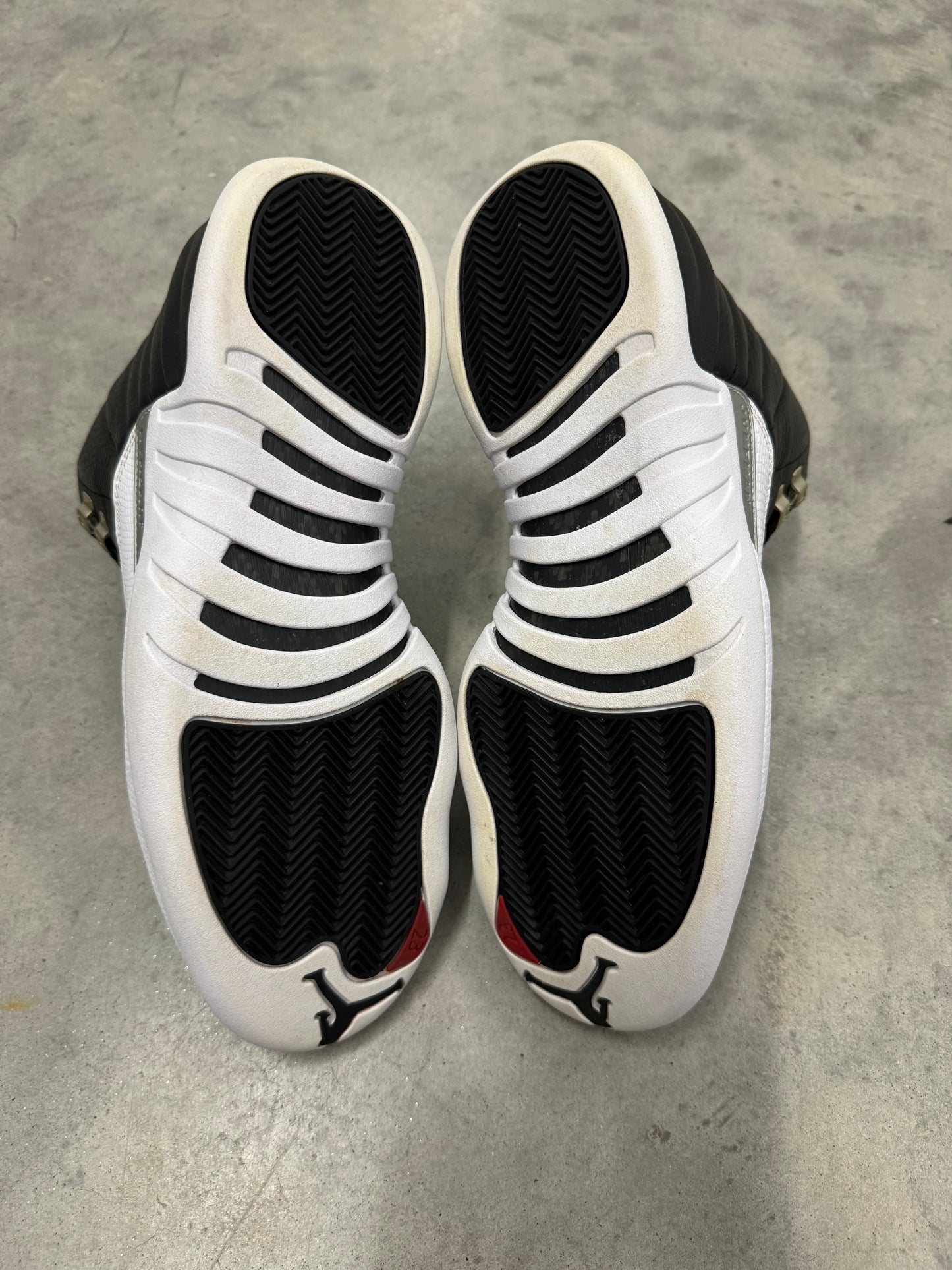 JORDAN 12 “ Playoff “