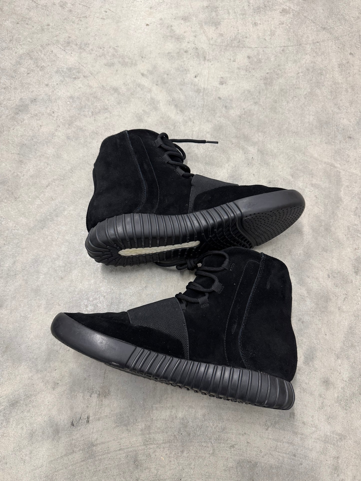 YEEZY 750 “ Triple Black “