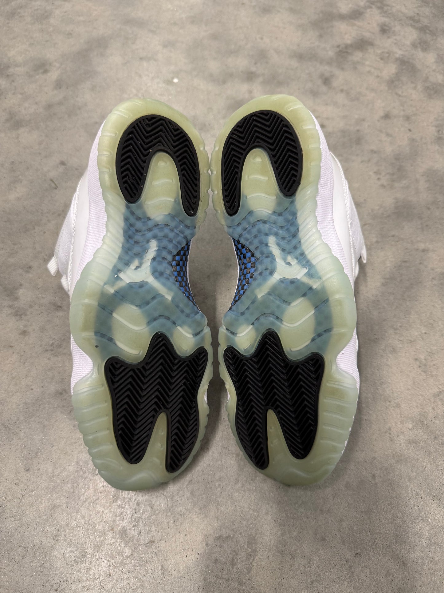 JORDAN 11 LOW “ Legend Blue “