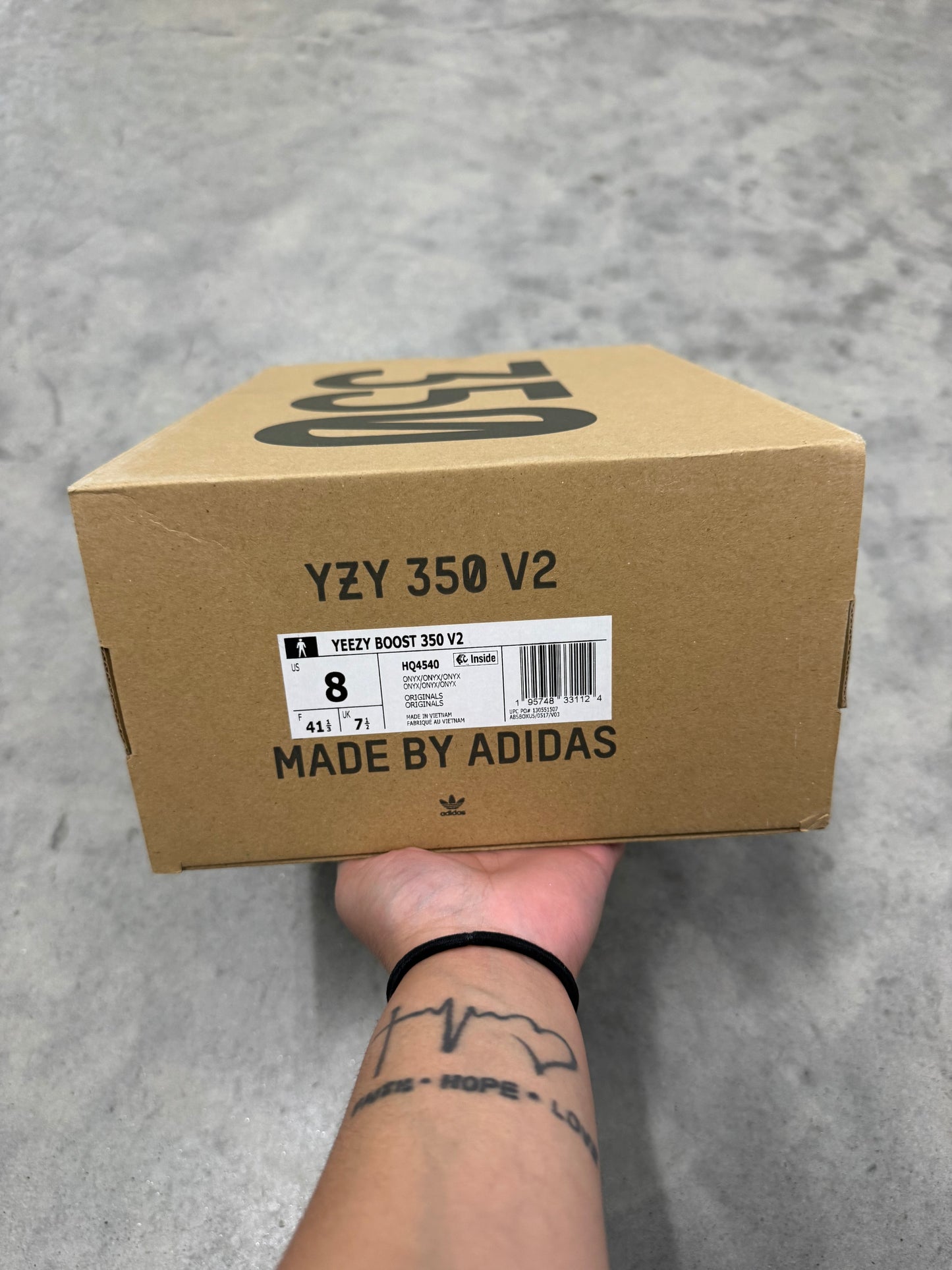 YEEZY BOOST 350 V2 “ Onyx “