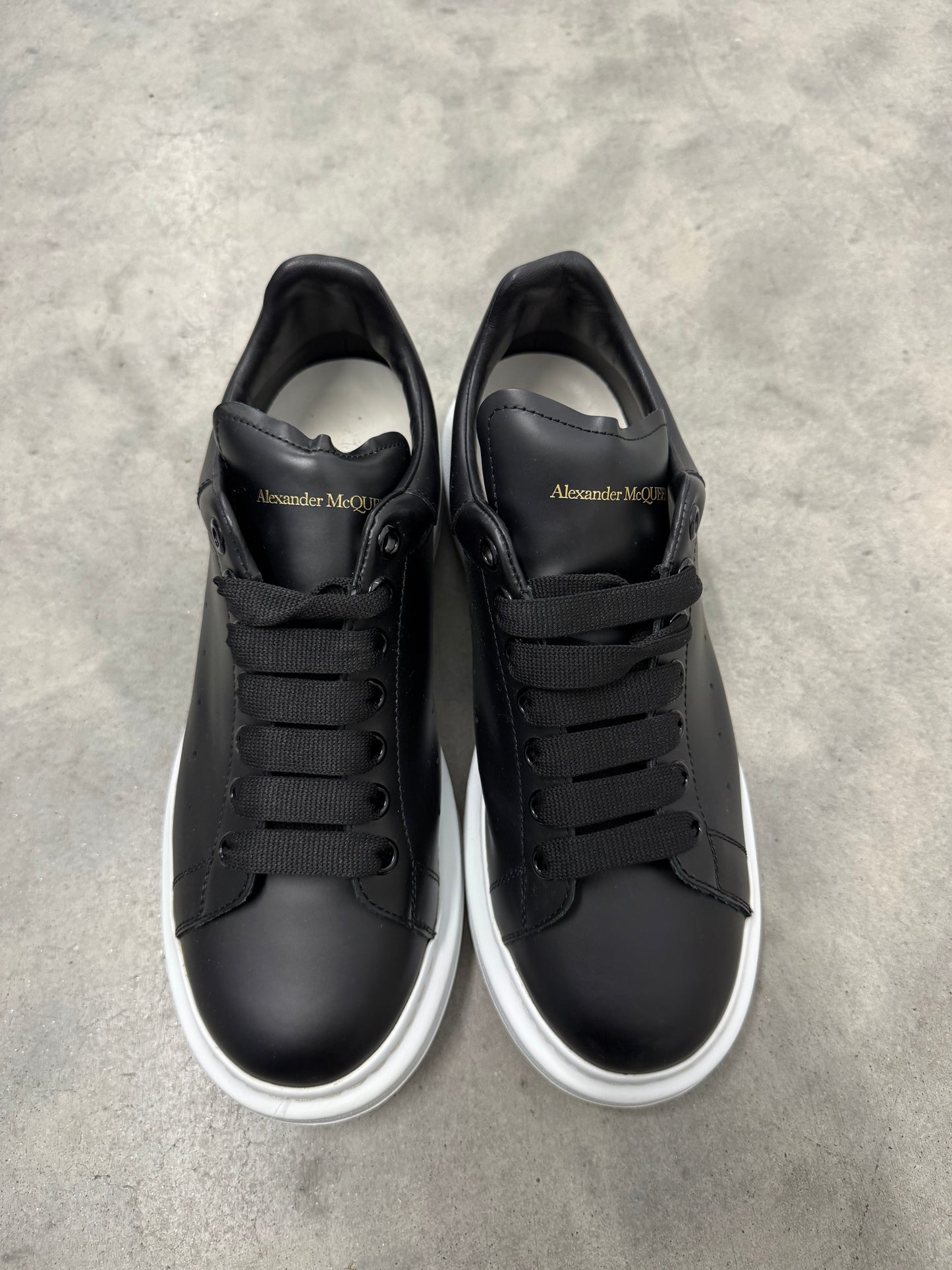 ALEXANDER MCQUEEN OVERSIZED SNEAKER “ Black “