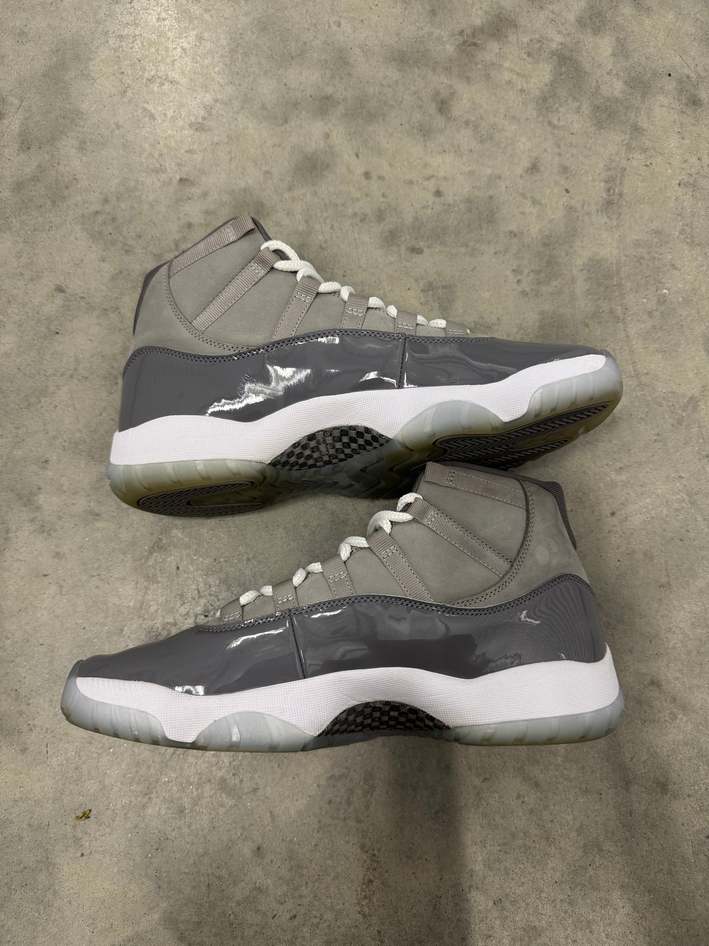 JORDAN 11 “ Cool Grey “
