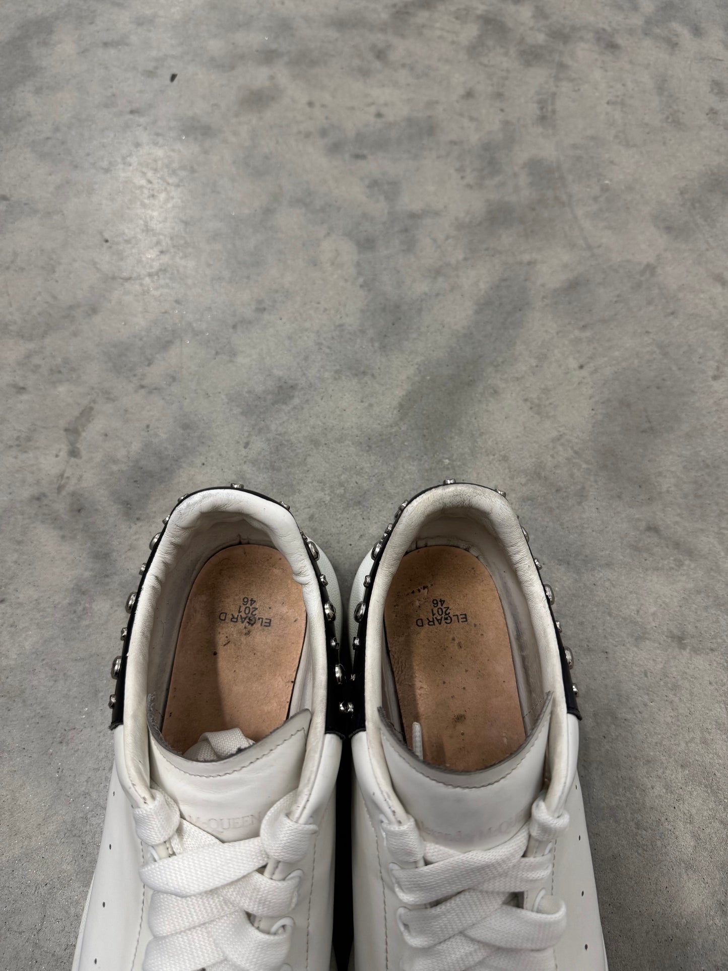 ALEXANDER MCQUEEN OVERSIZED SNEAKERS STUDDED “ Black “