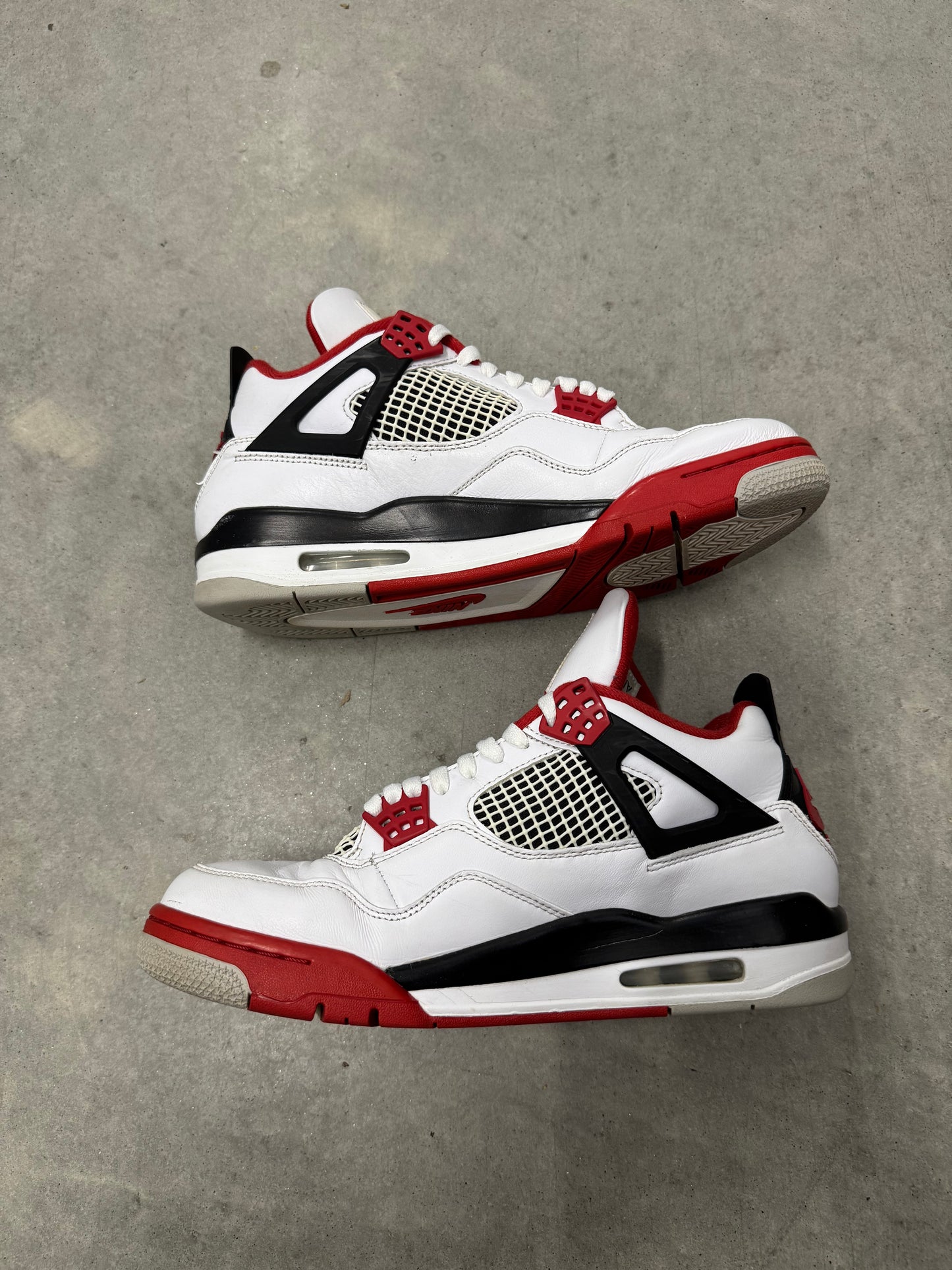JORDAN 4 “ Fire Red “